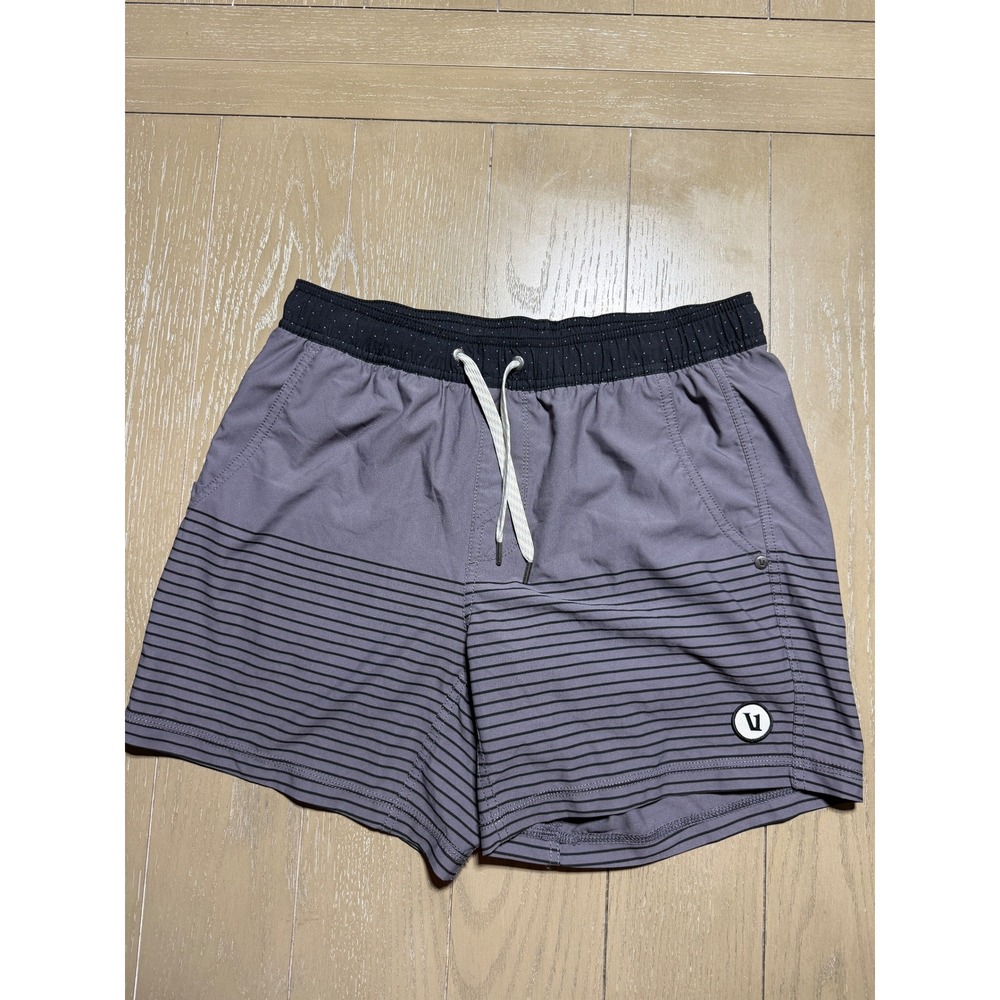 Vuori Kore Shorts Mens Medium Gray Striped Athletic Lined Performance